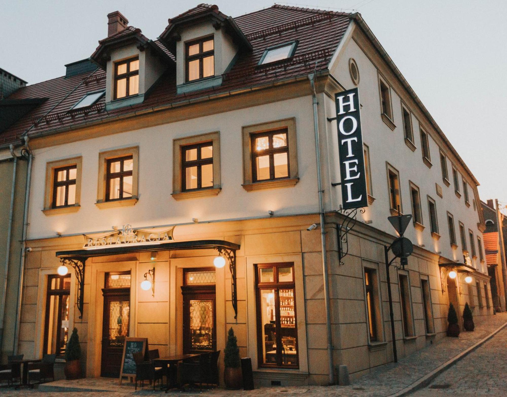 Hg Hotel Toszek Extérieur photo