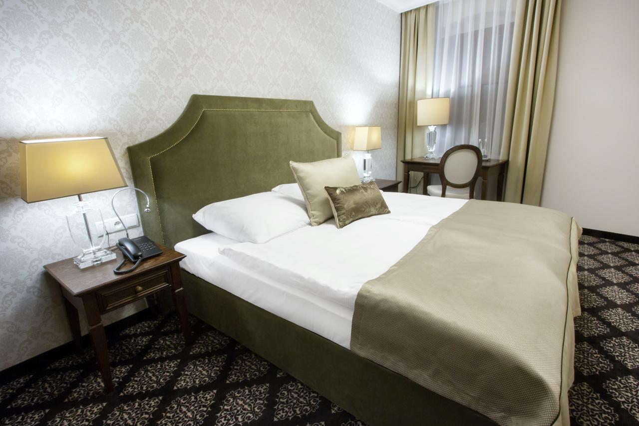 Hg Hotel Toszek Extérieur photo