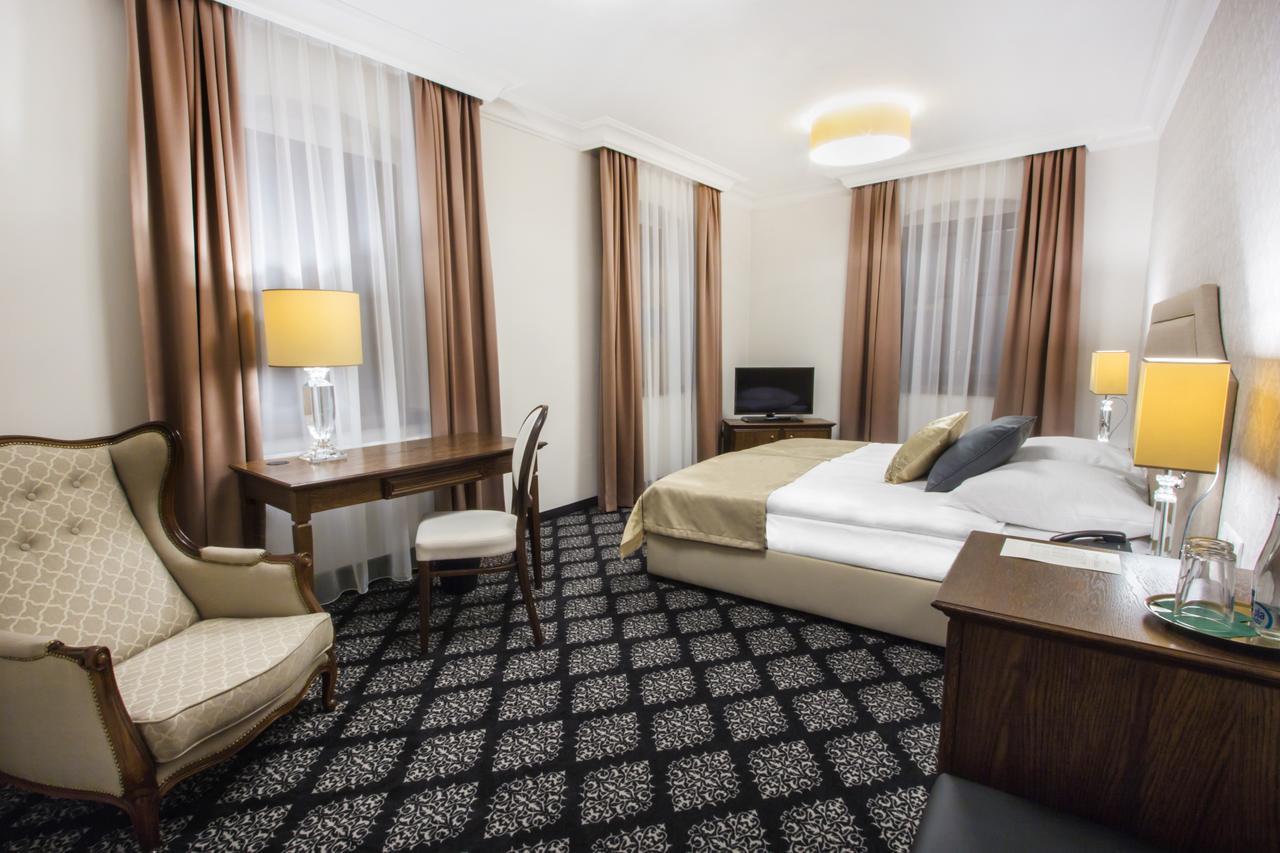 Hg Hotel Toszek Extérieur photo