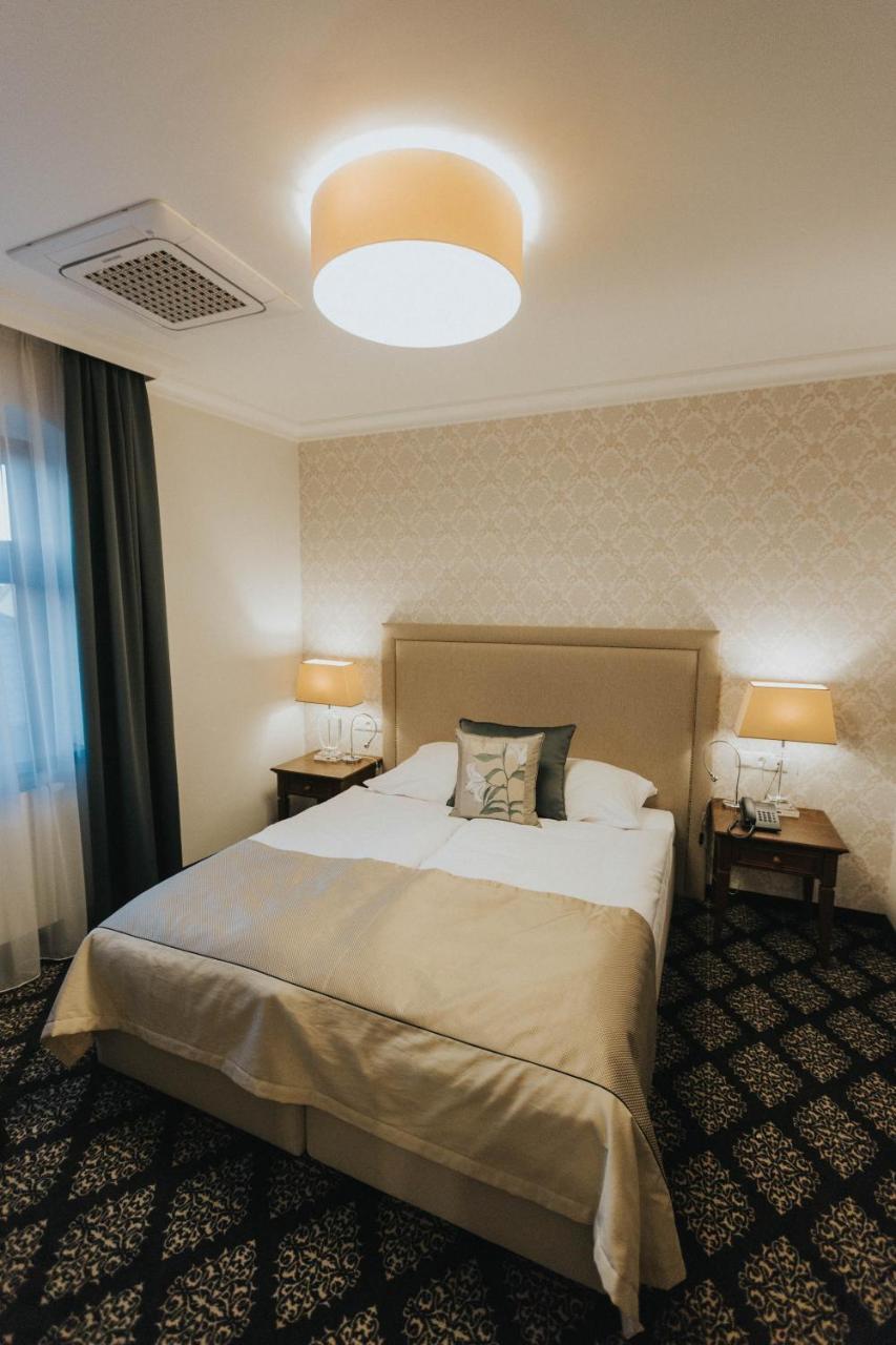 Hg Hotel Toszek Extérieur photo